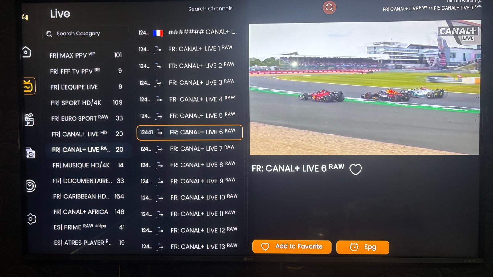Abonnement IPTV 12 mois - Interface de streaming moderne sur Smart TV avec accès à des milliers de chaînes